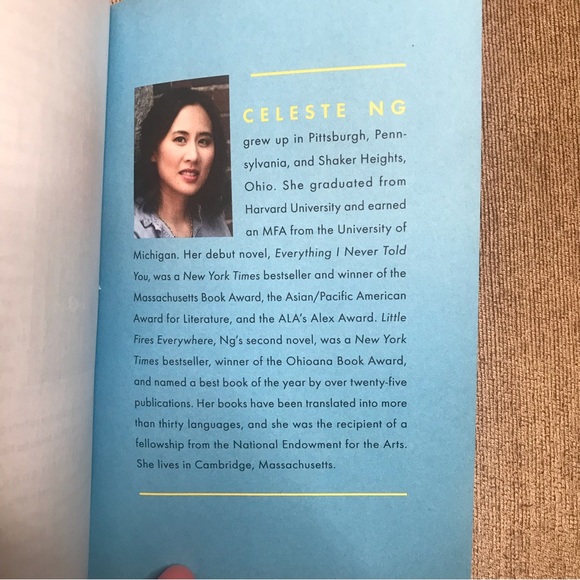 Little fires everywhere celeste Ng Fiction novel book - Picture 4 of 4
